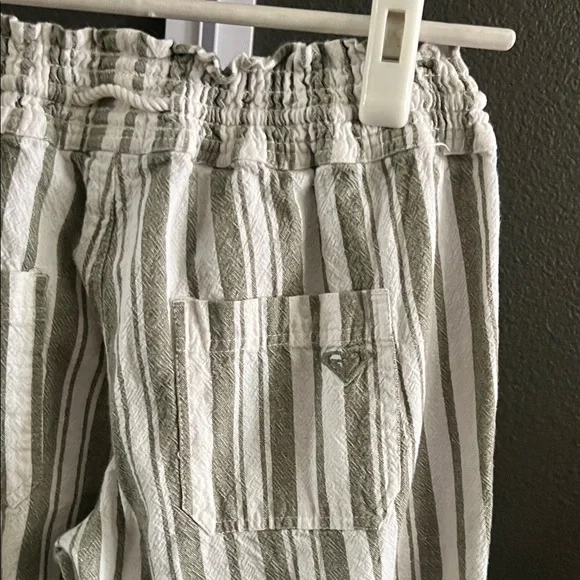 Roxy Striped Drawstring Linen-Blend Pants in White and Light Gray - Picture 4 of 8